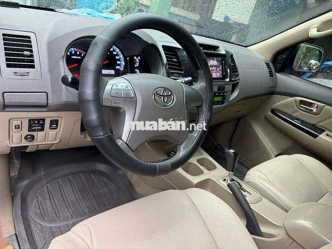 Toyota Fortuner 2012 2.7V 4x2 AT - 110000 km