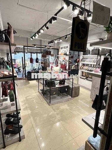 Mặt bằng trung tâm Q1 gần chợ Bến Thành, MB + kho 70m2, 32 triệu