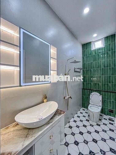 NHÀ 3 TẦNG MỚI XÂY TRỤC CHÍNH HẺM ÔTÔ, VỊ TRÍ KINH DOANH. GẦN ĐHYD