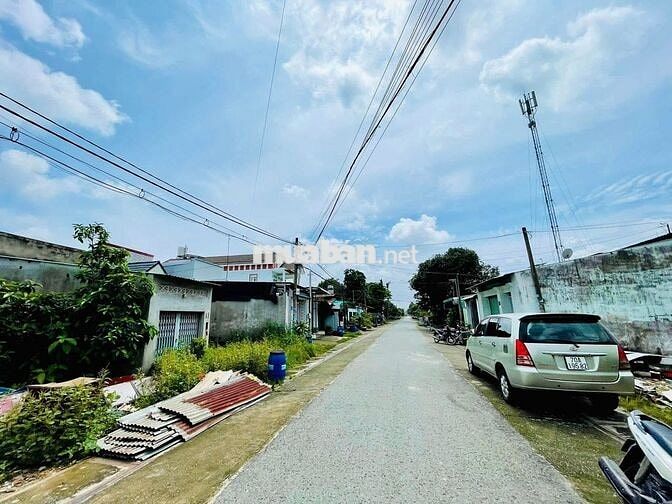 Em cần bán gấp đất mặt tiền kinh doanh ở Củ Chi 195m2 Sổ Hồng Riêng