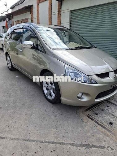 gia đình cần bán một xe grandis 2009 ngay chủ