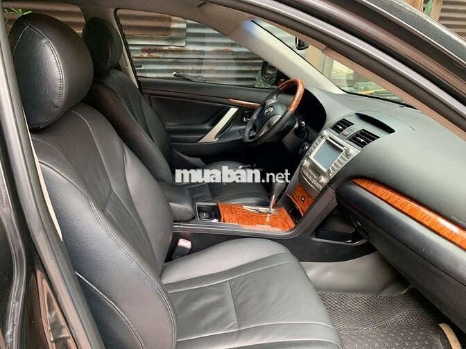 cân ban toyota camry 3.5Qđoi mau đen