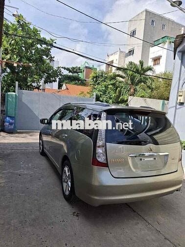 gia đình cần bán một xe grandis 2009 ngay chủ