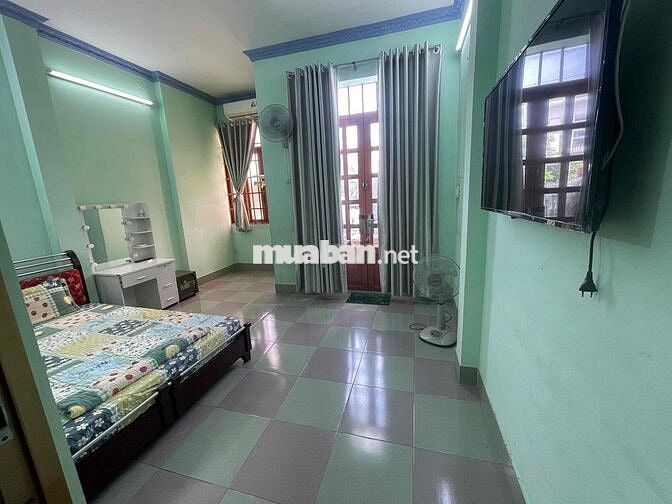 Cho Nữ thuê phòng 35m2 ( thích hợp 2-4 bạn ở) . sạch sẽ thoáng mát.