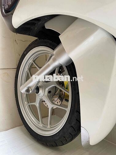 nhà dư xe SH Mode trắng 125 chính chủ, cuối 2019