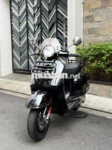 Vespa Super GTS 150 3vie Black edition