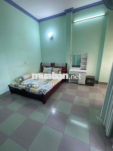 Cho Nữ thuê phòng 35m2 ( thích hợp 2-4 bạn ở) . sạch sẽ thoáng mát.