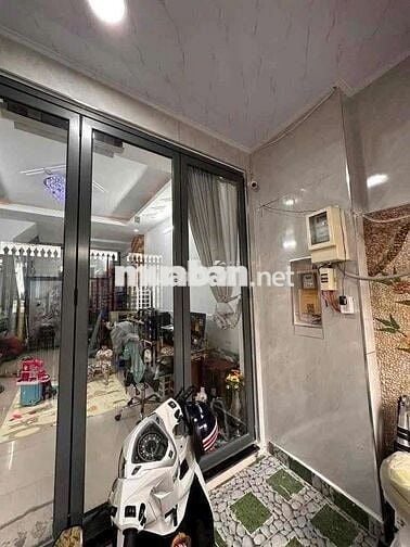 Cho thuê nguyên căn 5pn , hẻm xe hơi, Đường Nguyễn Tư Giản P12 Gò vấp
