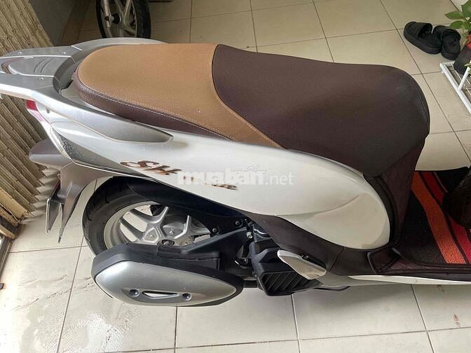 nhà dư xe SH Mode trắng 125 chính chủ, cuối 2019