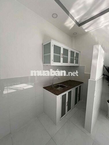Nhà Đẹp Giá Rẻ - 1pn 1wc - 1 máy lạnh - hẻm ô tô nhỏ