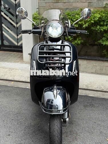 Vespa Super GTS 150 3vie Black edition