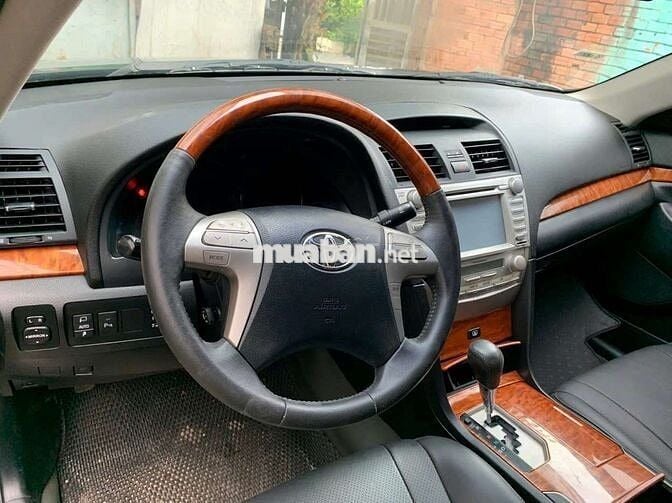 cân ban toyota camry 3.5Qđoi mau đen