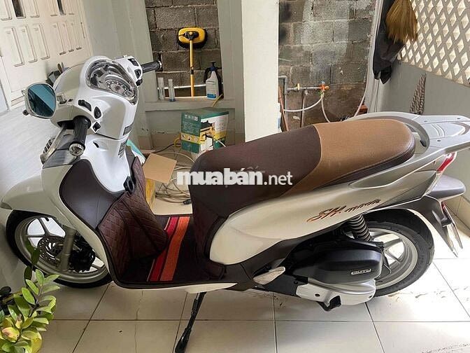nhà dư xe SH Mode trắng 125 chính chủ, cuối 2019