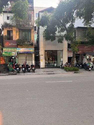 Cho thuê mặt bằng vip phố Bà Triệu