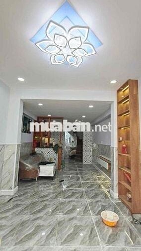 cần bán gấp căn nhà giá (1tỷ2) kế vong xoay an lạc