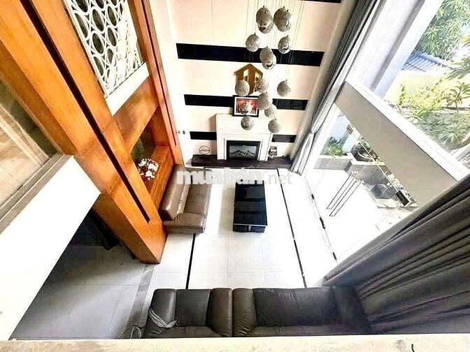 Biệt thự CMT8 11x20m cho làm home giá thuê 55 triệu/tháng