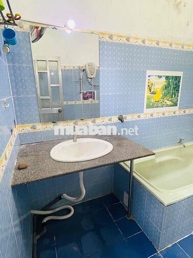 Cho Nữ thuê phòng 35m2 ( thích hợp 2-4 bạn ở) . sạch sẽ thoáng mát.