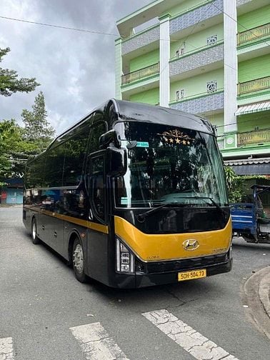 Phi Dung chuyên cho thuê xe  Limousine cao cấp đời mới 