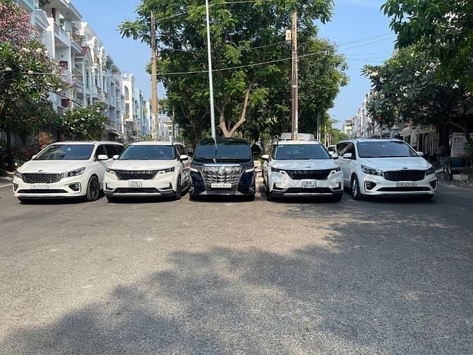 Phi Dung chuyên cho thuê xe  Limousine cao cấp đời mới 