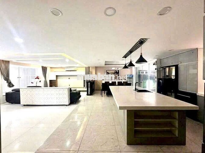 Biệt thự CMT8 11x20m cho làm home giá thuê 55 triệu/tháng