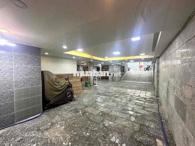 1073 Cách Mạng Tháng Tám , Tân Bình  ngang 11m có TM