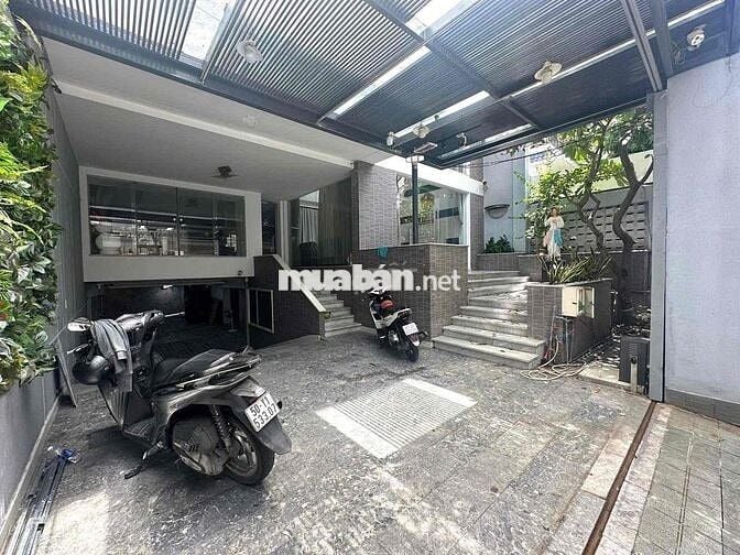 1073 Cách Mạng Tháng Tám , Tân Bình  ngang 11m có TM