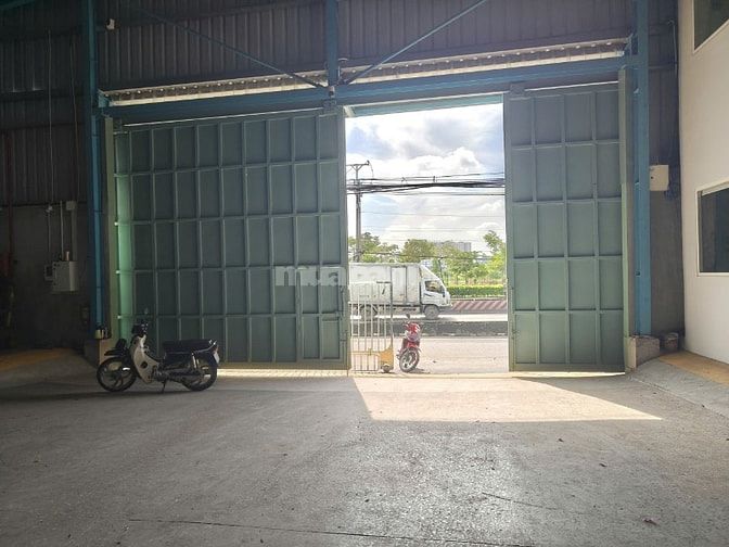 Cho thuê kho xưởng 1.400m² mặt tiền Quốc lộ 1A, Bình Tân, giá:115tr/TH