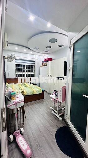 BÁN CĂN HỘ 113M CHUNG CƯ 137 NGUYỄN NGỌC VŨ-CẦU GIẤY (Tầng trung đẹp)