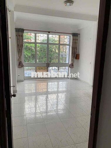 NHÀ HẺM XE HƠI KHU XI GRAND Q10