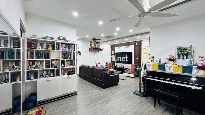 BÁN CĂN HỘ 113M CHUNG CƯ 137 NGUYỄN NGỌC VŨ-CẦU GIẤY (Tầng trung đẹp)