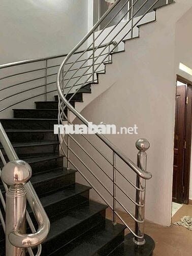 NHÀ HẺM XE HƠI KHU XI GRAND Q10