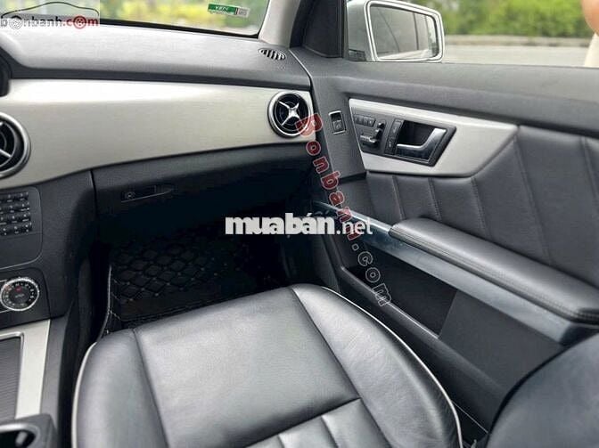 Mercedes-Benz GLK250 4MATIC 2013 màu bạc