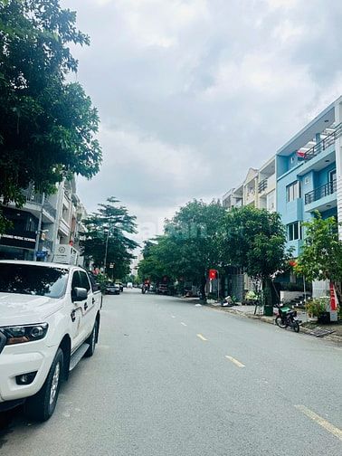 Cho thuê nhà mặt tiền Cao Đức Lân, Dt 4x20m nhà đẹp, giá 33 tr/tháng