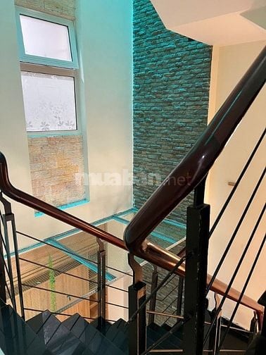 Cho thuê nhà mặt tiền Cao Đức Lân, Dt 4x20m nhà đẹp, giá 33 tr/tháng