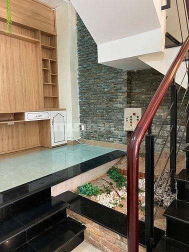 Cho thuê nhà mặt tiền Cao Đức Lân, Dt 4x20m nhà đẹp, giá 33 tr/tháng