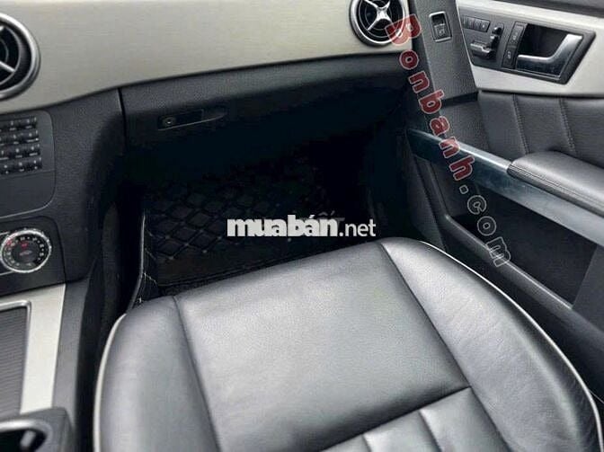 Mercedes-Benz GLK250 4MATIC 2013 màu bạc