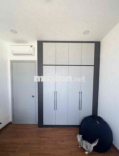 Gđ đổi trường cho con về q7 bán căn 2pn 2wc gồm full nội thất cao cấp