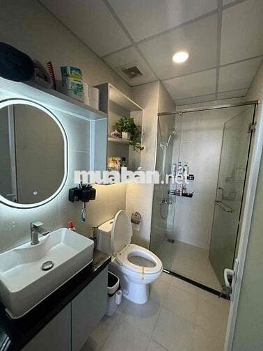 Gđ đổi trường cho con về q7 bán căn 2pn 2wc gồm full nội thất cao cấp