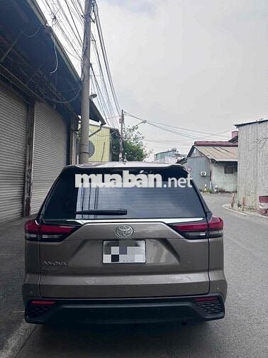 Toyota Innova Cross Xăng 2025-5000km xe hãng