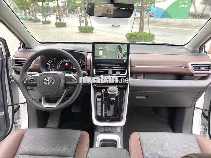 Toyota Innova Cross Xăng 2025-5000km xe hãng