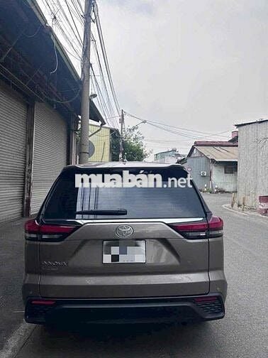 Toyota Innova Cross 2025 xe hãng - 5000 km