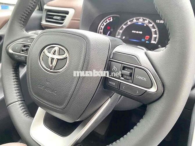 Toyota Innova Cross Xăng 2025-5000km xe hãng