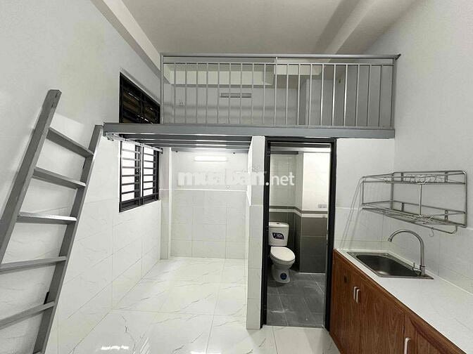 Phòng máy lạnh free xe  ban công sau 3tr7- BC trước 4tr5