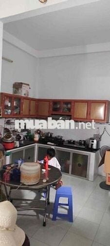 Có ban công rộng trệt lầu 4*28; 3pn