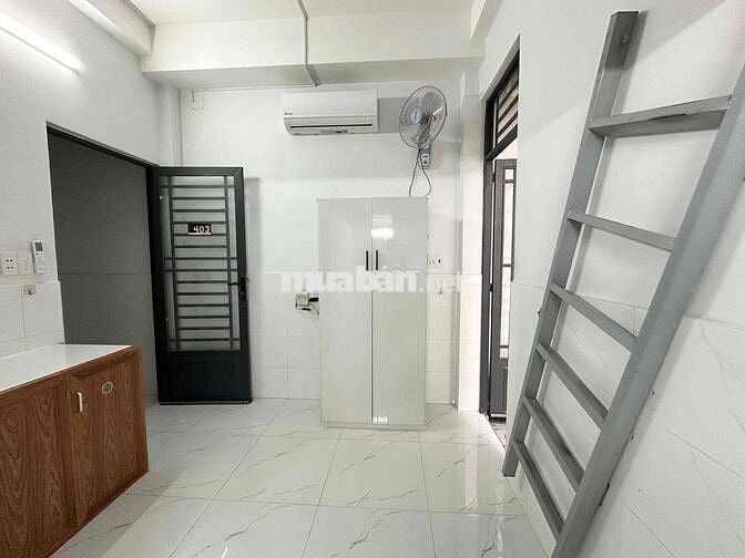 Phòng máy lạnh free xe  ban công sau 3tr7- BC trước 4tr5