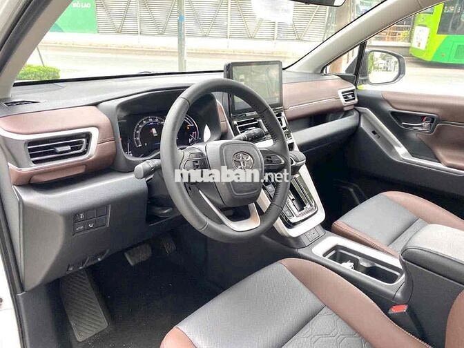 Toyota Innova Cross Xăng 2025-5000km xe hãng