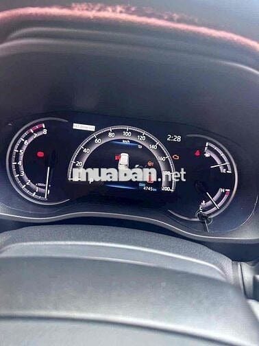 Toyota Innova Cross 2025 xe hãng - 5000 km