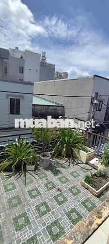 Có ban công rộng trệt lầu 4*28; 3pn