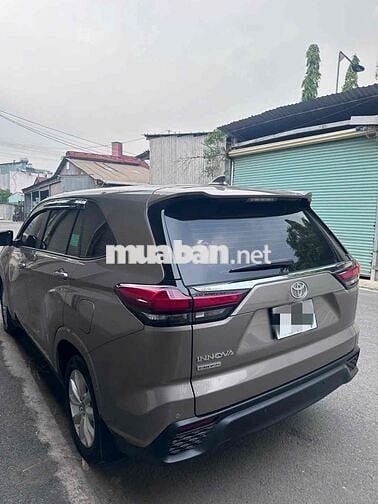 Toyota Innova Cross Xăng 2025-5000km xe hãng