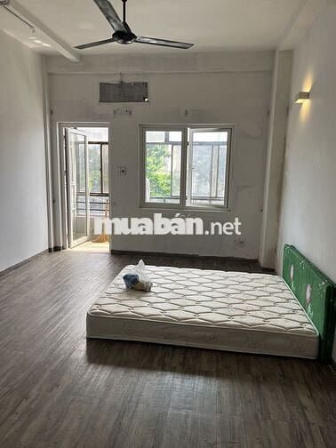 Căn hộ 32m2 - Quận 1 - cách chợ Bến Thành 50m - View đường Lê Lợi